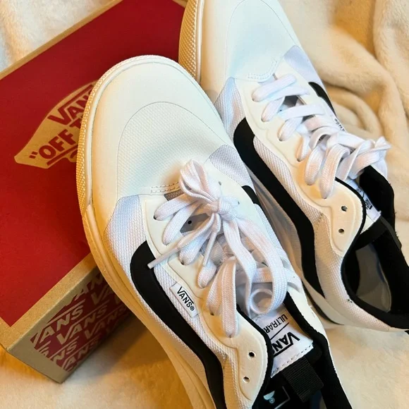 🖤SOLD🖤 Vans UltraRange EXO Sneaker WHITE, Size 9.5 Women's / 8 Men'sM - Picture 11 of 12